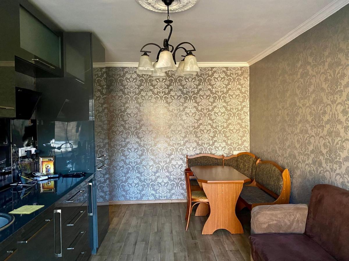 Apartment In Kutaisi Varlamishvili Bagian luar foto